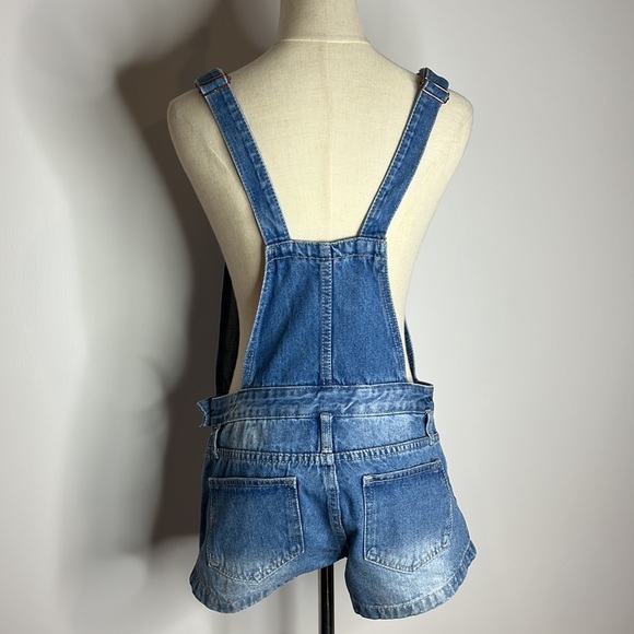 Valley girl denim shorts and bib - Picture 4 of 10